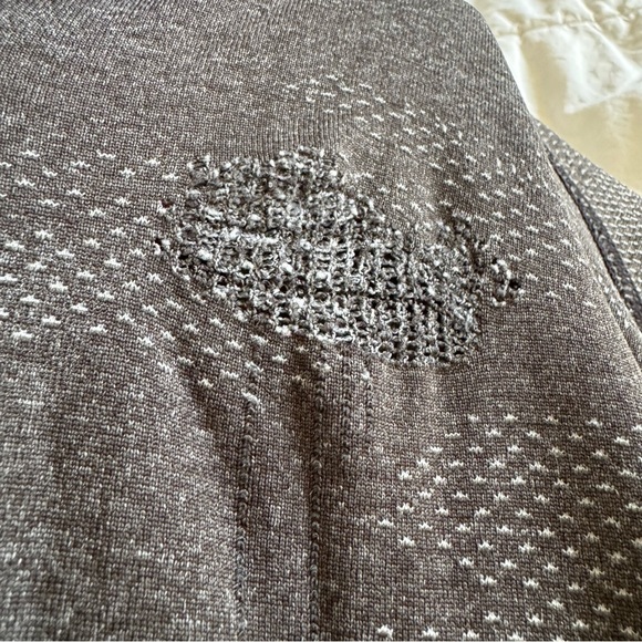 Men’s Lululemon Running Tshirt - Picture 4 of 7